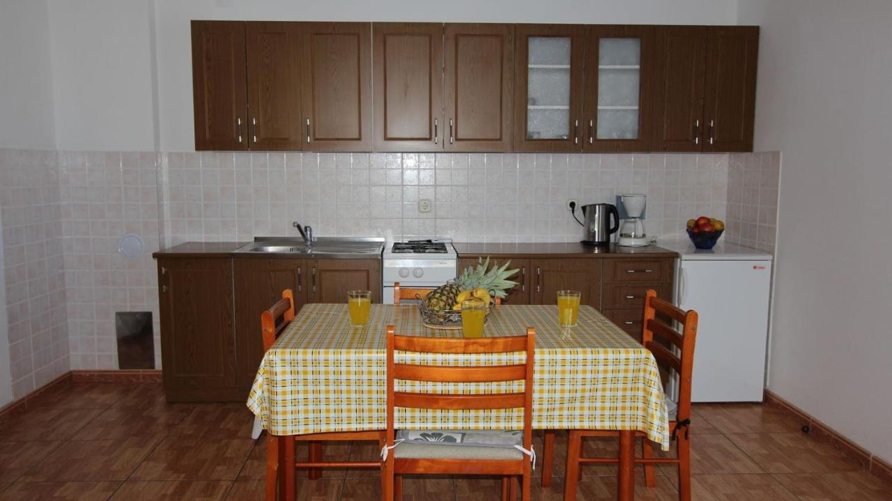 Apartments Ravlic Ana Малинска Экстерьер фото