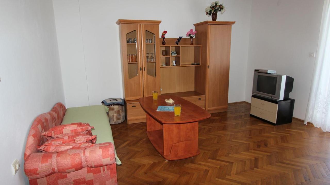 Apartments Ravlic Ana Малинска Экстерьер фото