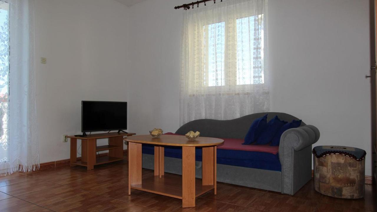 Apartments Ravlic Ana Малинска Экстерьер фото